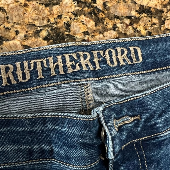 Rutherford men’s slim fit Jean shorts - Picture 4 of 5